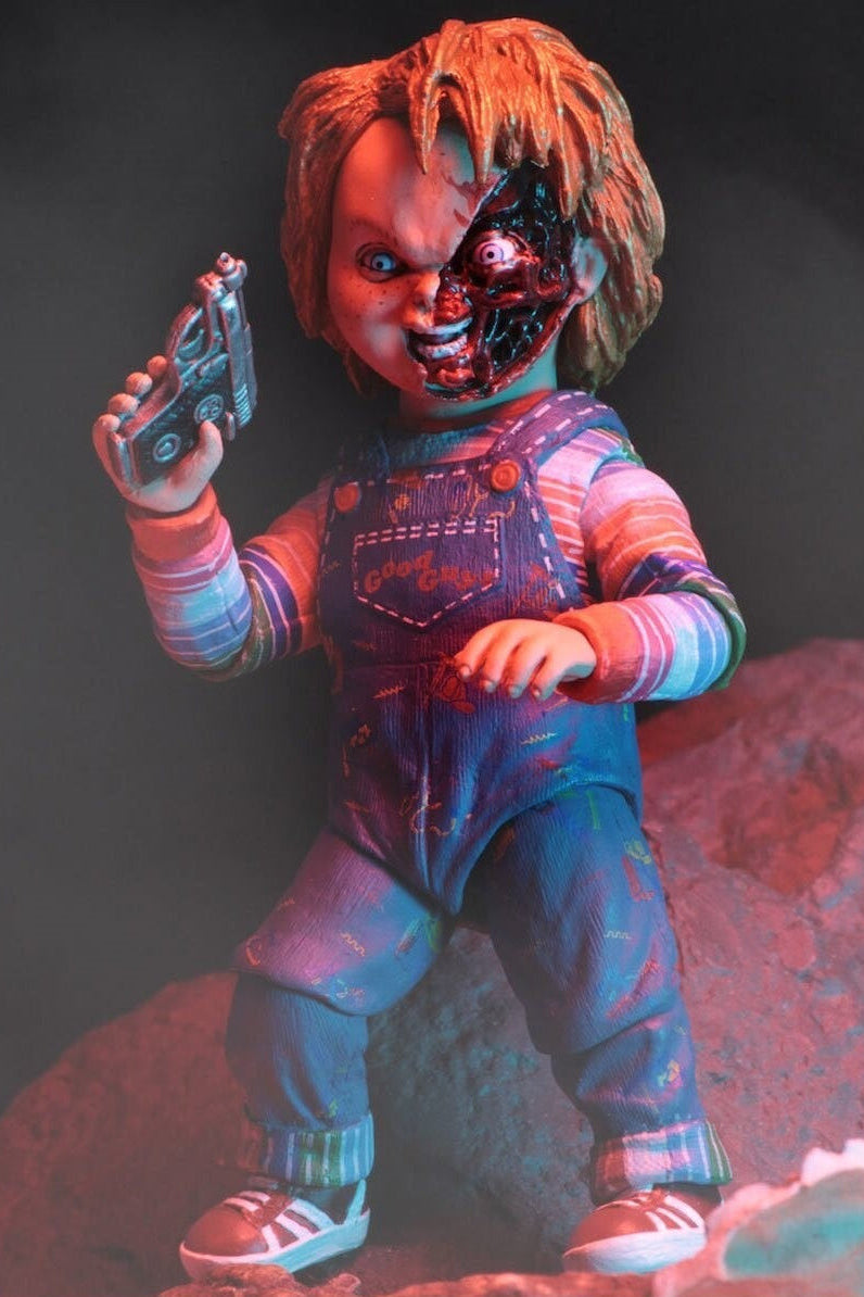 NECA Child's Play Chucky Deluxe Action Figure
